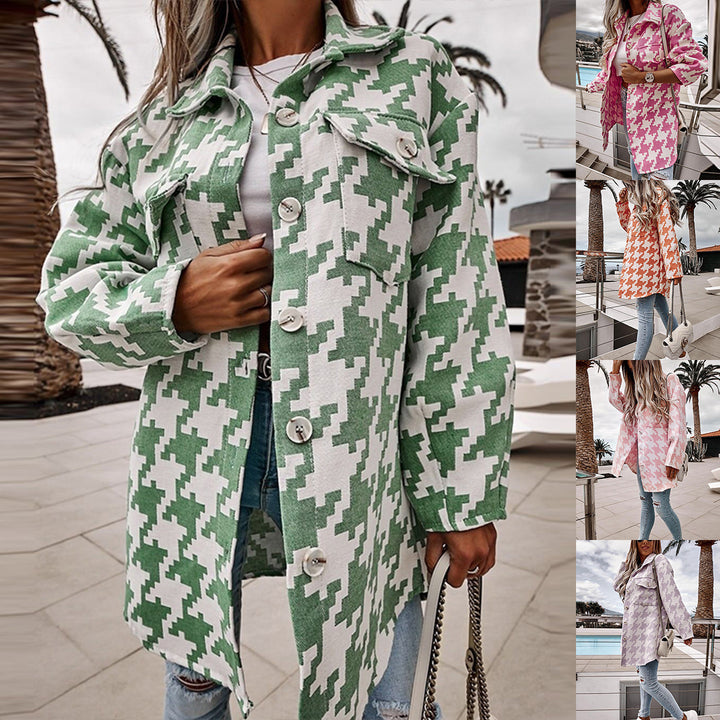 Kvinnors oversized jacka i modernt hundtandsmönster med praktiska fickor Mirla-Eva Jonsson