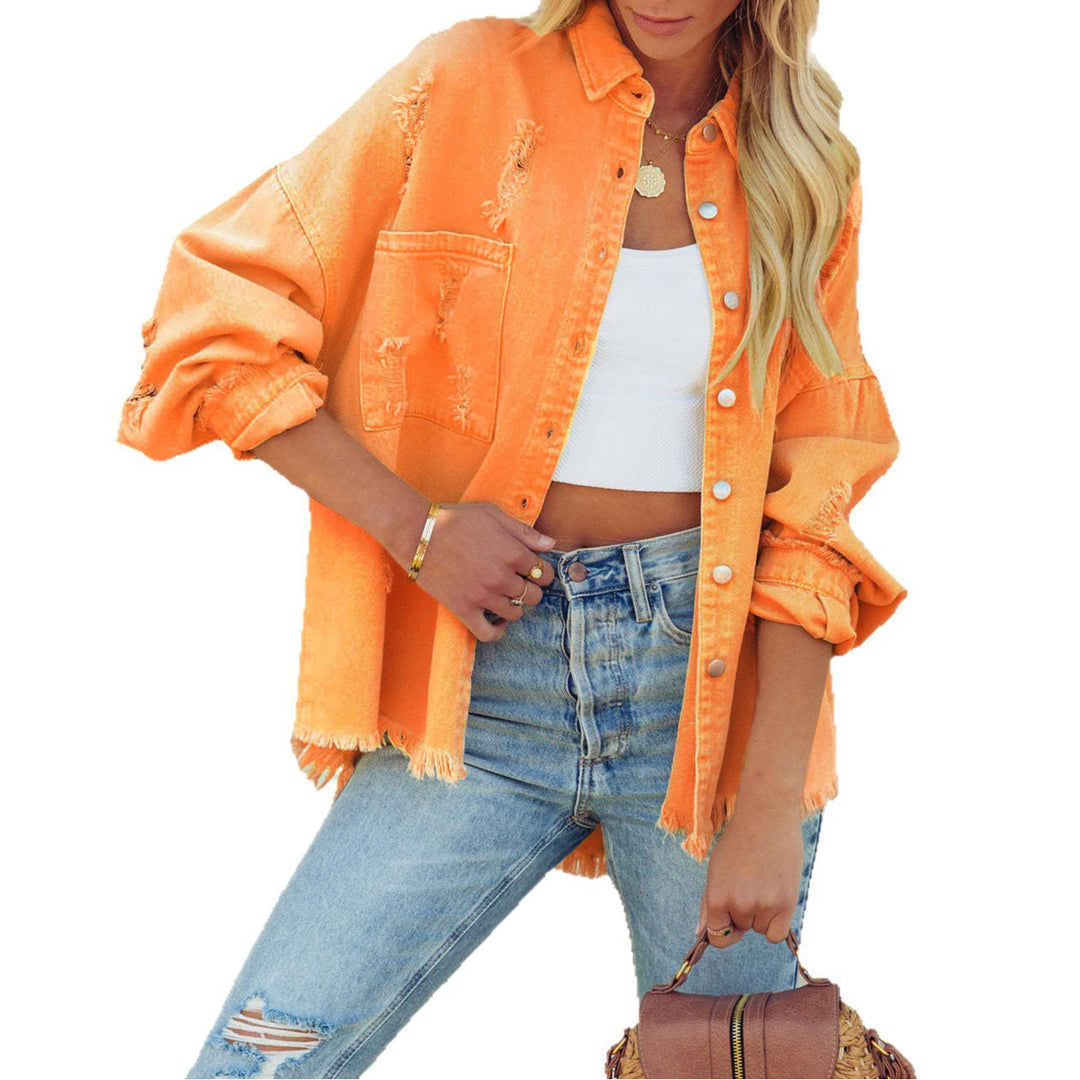 Kvinnors oversized jeansjacka med fransad nederkant och knäppbar design Mirla-Eva Jonsson