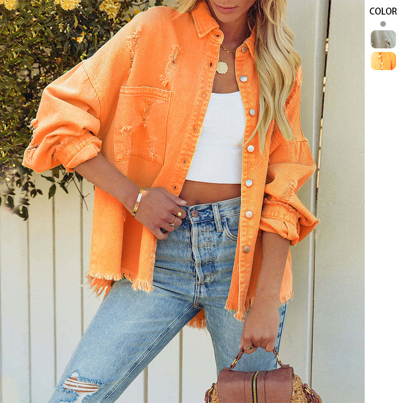 Kvinnors oversized jeansjacka med fransad nederkant och knäppbar design Mirla-Eva Jonsson