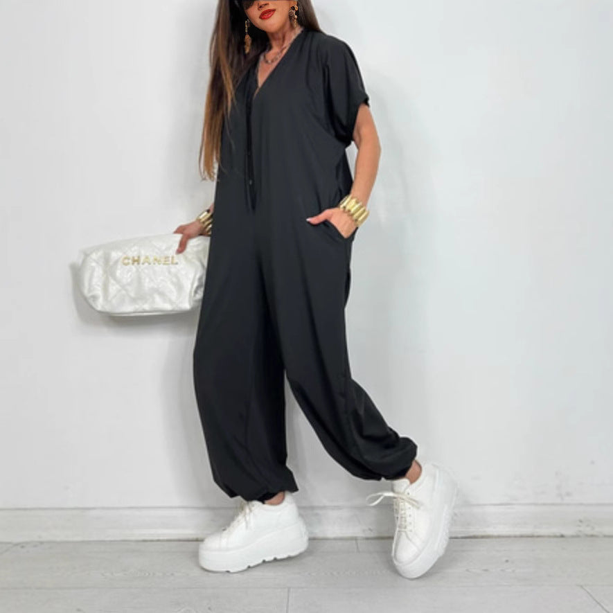 Kvinnors oversized jumpsuit med modern leopardtryck och praktiska fickor Mirla-Eva Jonsson