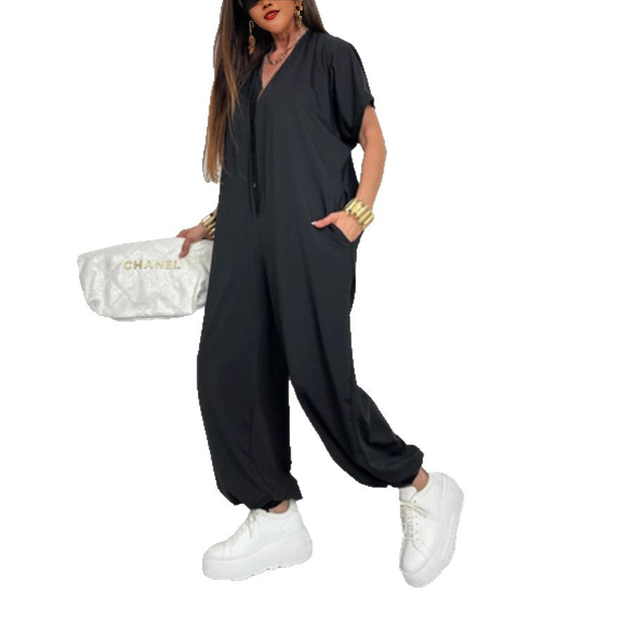 Kvinnors oversized jumpsuit med modern leopardtryck och praktiska fickor Mirla-Eva Jonsson