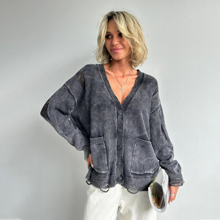 Kvinnors oversized kofta med knapppdetaljer Mirla-Eva Jonsson