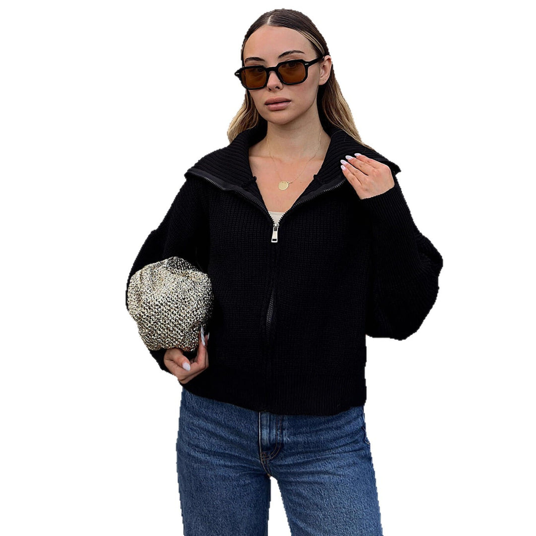 Kvinnors oversized stickad cardigan med hög krage och dragkedja Mirla-Eva Jonsson