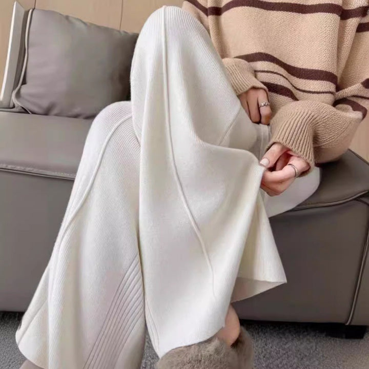 Kvinnors oversized stickad tröja med bred randig mönster och avslappnad passform Mirla-Eva Jonsson