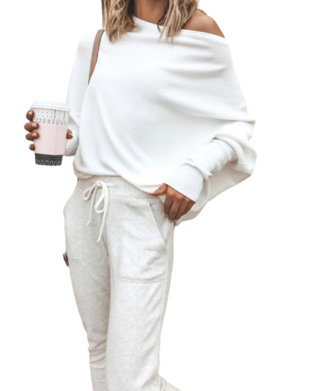 Kvinnors oversized sweatshirt med asymmetrisk halsringning och avslappnad passform Mirla-Eva Jonsson