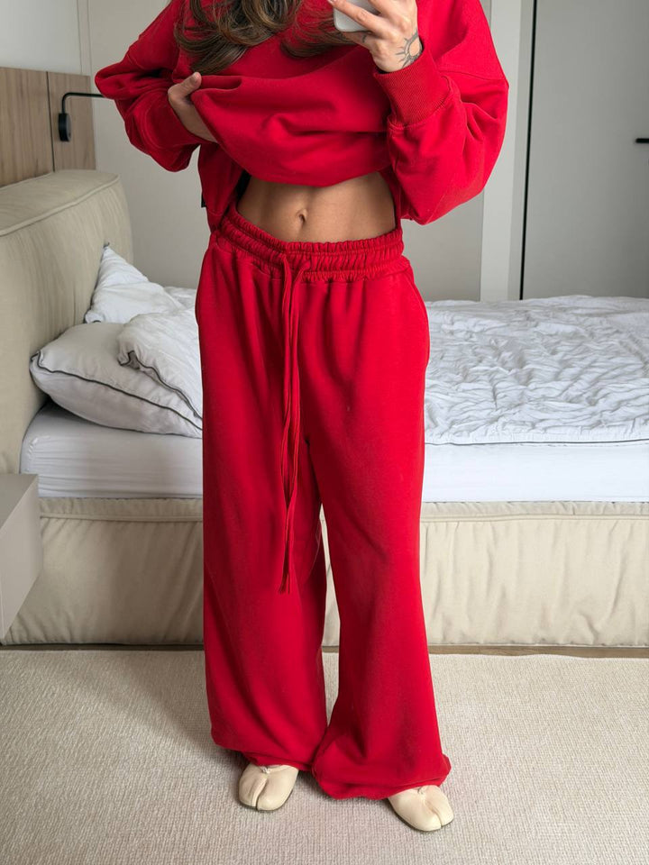 Kvinnors oversized sweatshirt med avslappnad passform och breda manschetter-Eva Jonsson