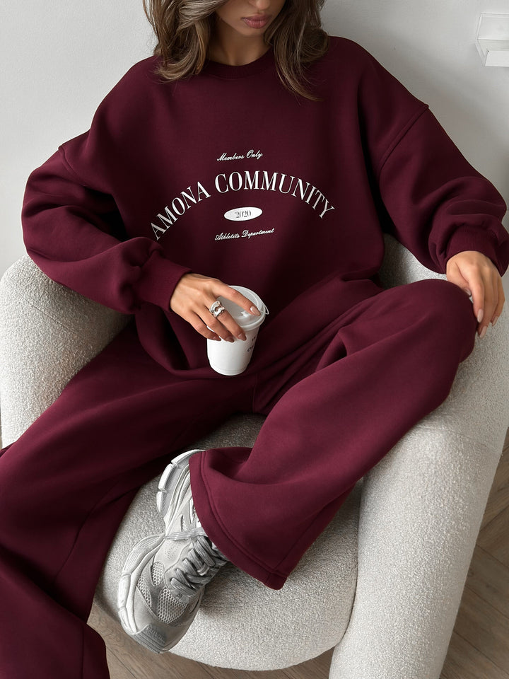 Kvinnors oversized sweatshirt och avslappnade fritidsbyxor set Mirla-Eva Jonsson