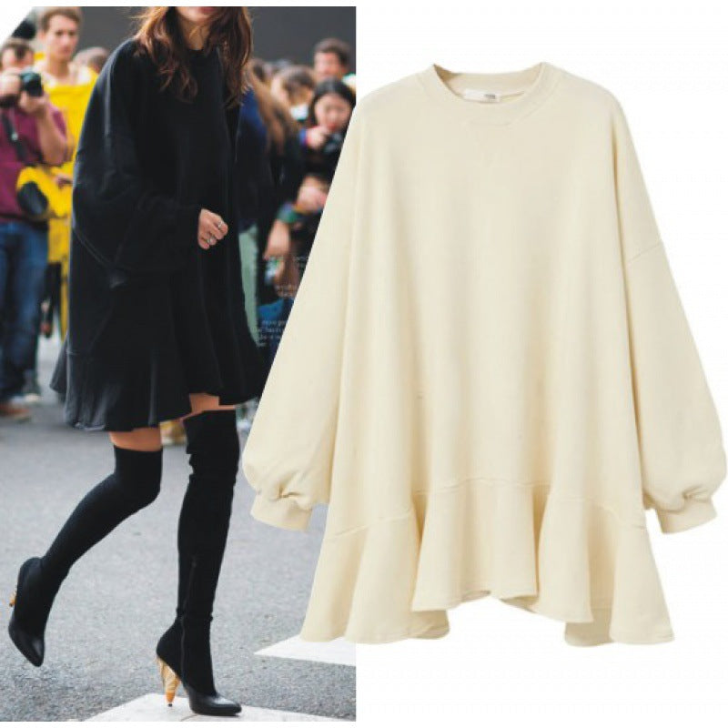 Kvinnors oversized sweatshirtklänning med voluminös ruffle fåll Mirla-Eva Jonsson