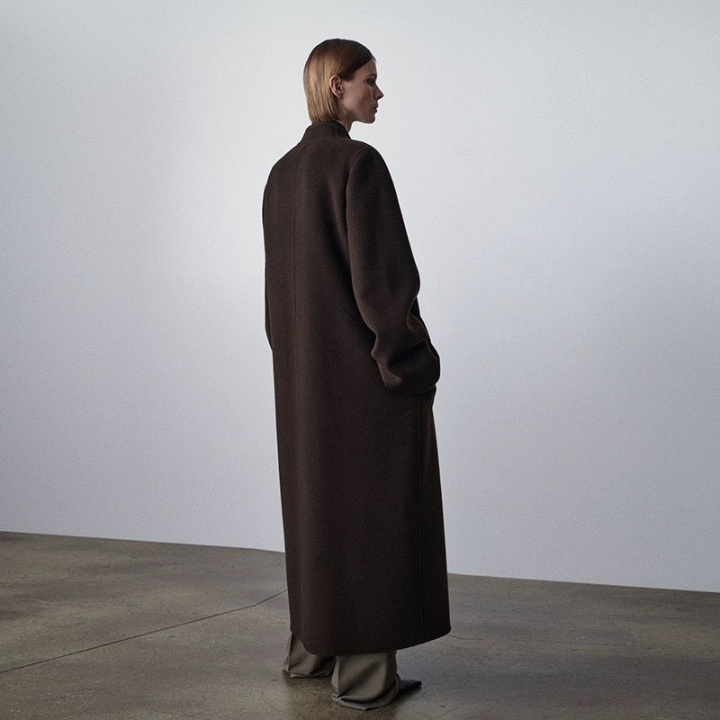 Kvinnors oversized trench coat gjord av högkvalitativ ullblandning Mirla-Eva Jonsson