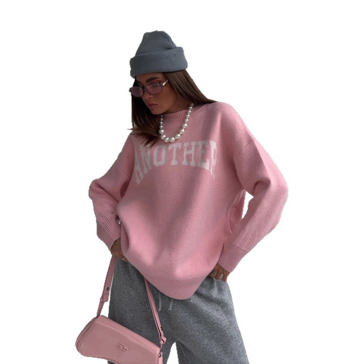 Kvinnors oversized tröja med iögonfallande bokstäver och mjukt material Mirla-Eva Jonsson