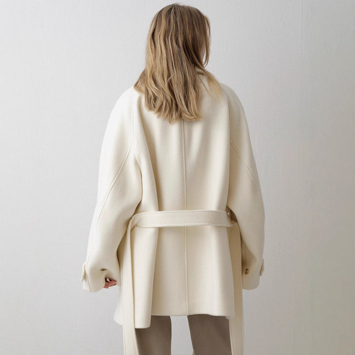 Kvinnors oversized ullkappa med hög krage och bälte Mirla-Eva Jonsson