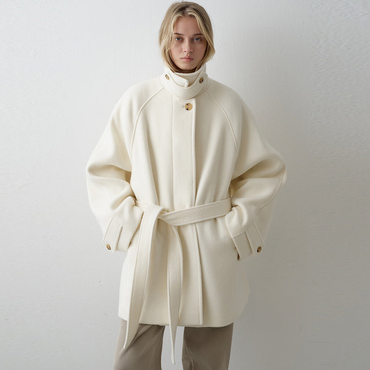 Kvinnors oversized ullkappa med hög krage och bälte Mirla-Eva Jonsson