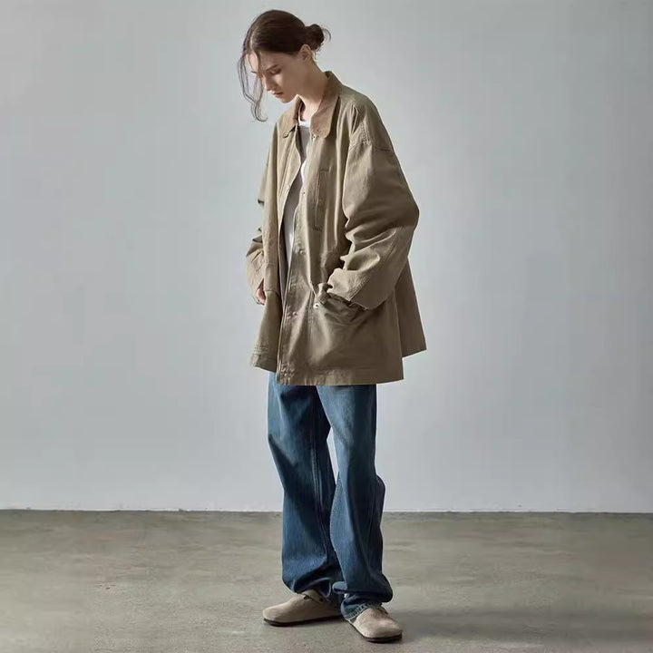 Kvinnors oversized utilityjacka med slitstarkt tyg och praktiska fickor Mirla-Eva Jonsson