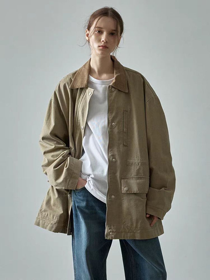 Kvinnors oversized utilityjacka med slitstarkt tyg och praktiska fickor Mirla-Eva Jonsson