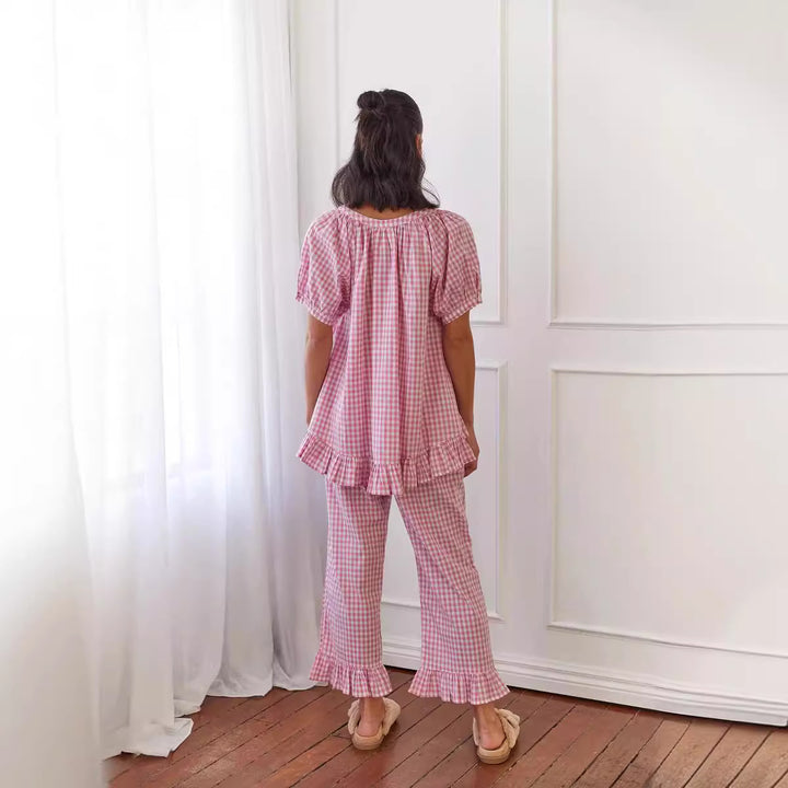 Kvinnors pyjamasset med volanger och rutigt mönster Mirla-Eva Jonsson