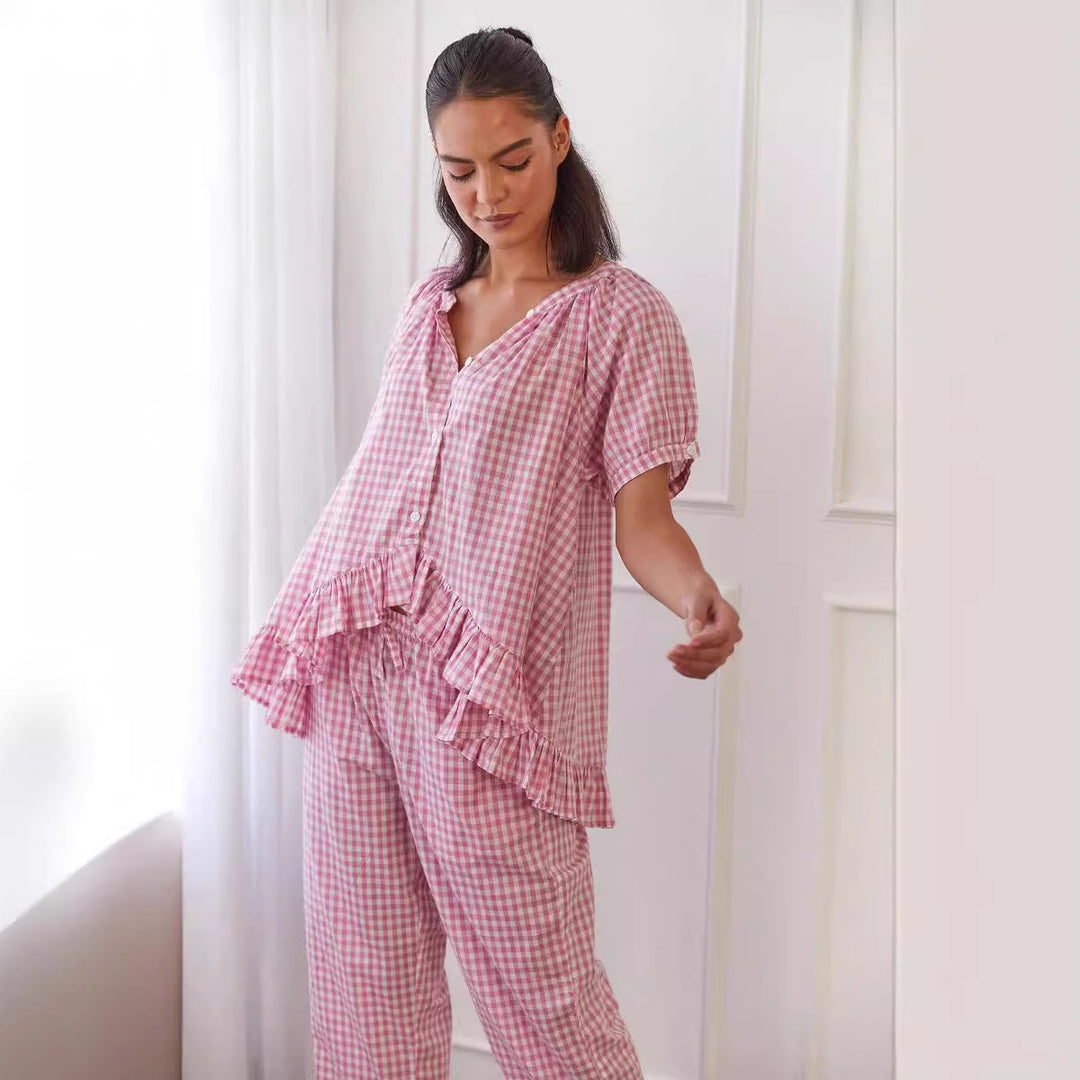 Kvinnors pyjamasset med volanger och rutigt mönster Mirla-Eva Jonsson