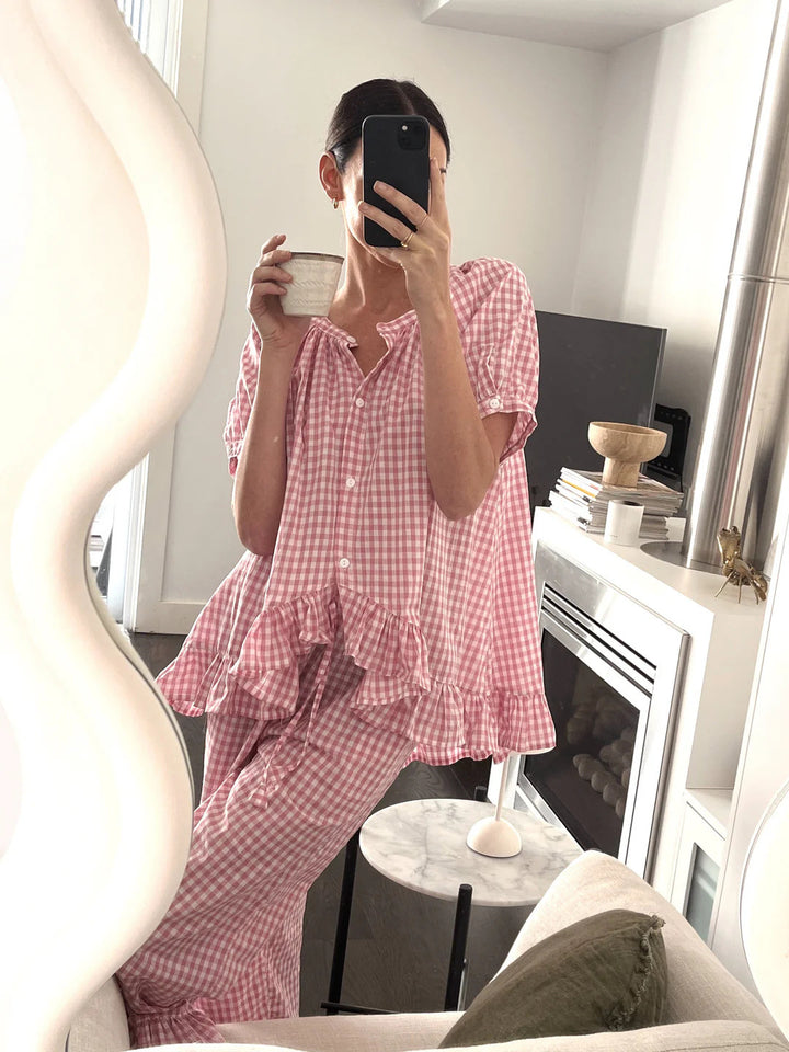 Kvinnors pyjamasset med volanger och rutigt mönster Mirla-Eva Jonsson