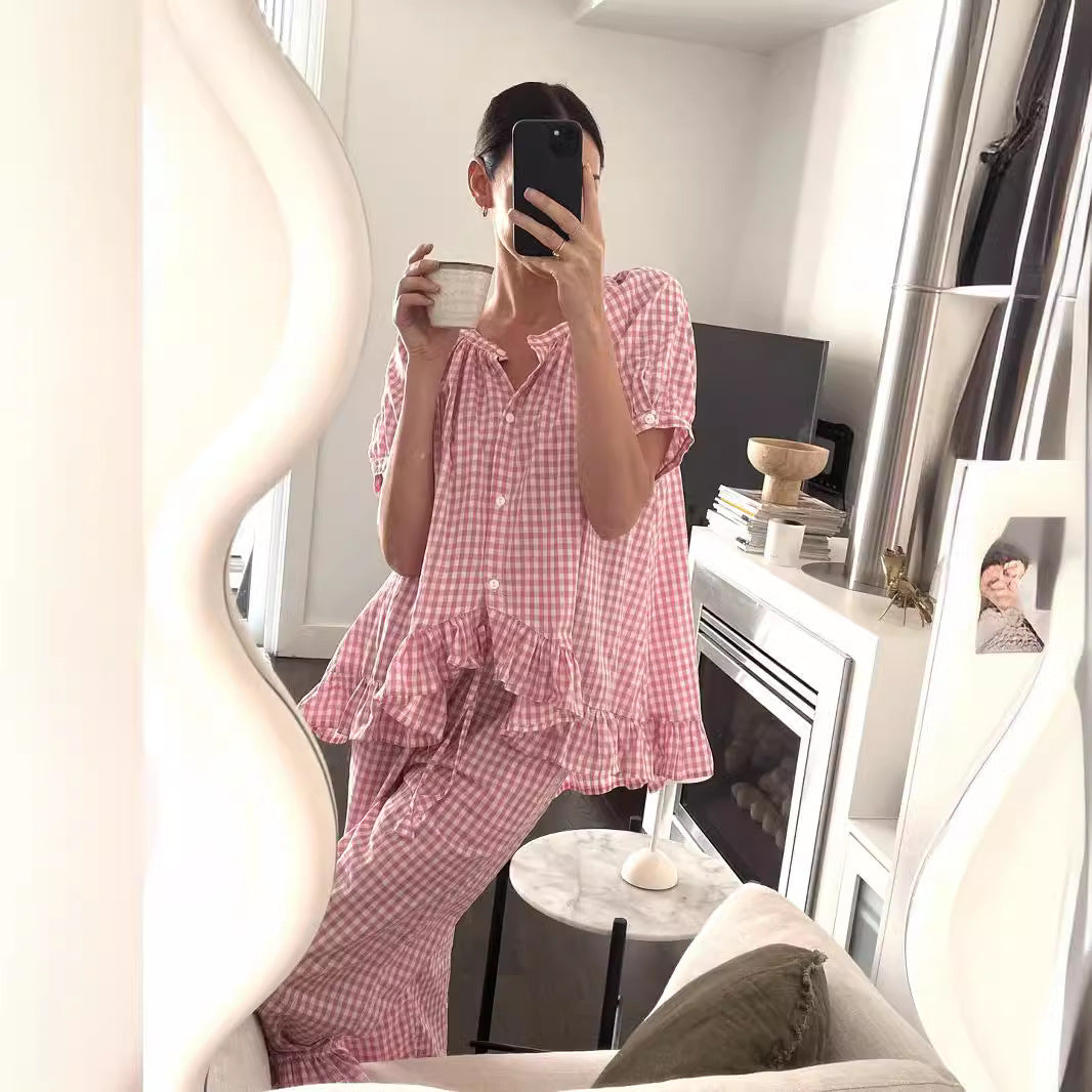 Kvinnors pyjamasset med volanger och rutigt mönster Mirla-Eva Jonsson