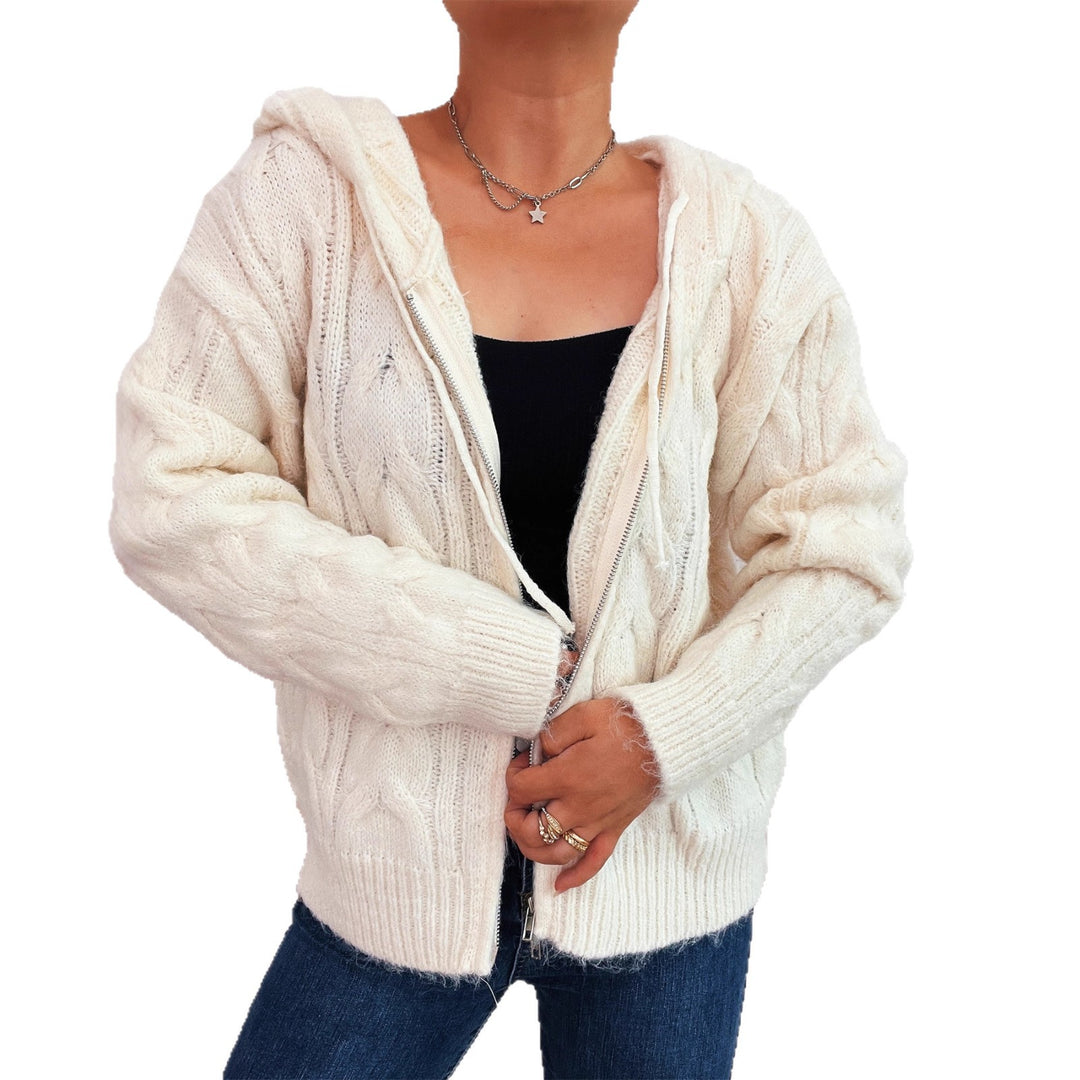 Kvinnors randig chunky stickad zip huvtröja med huva och mjukt material Mirla-Eva Jonsson