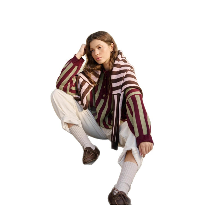 Kvinnors randig oversized tröja med knappslå och djup V-ringning Mirla-Eva Jonsson