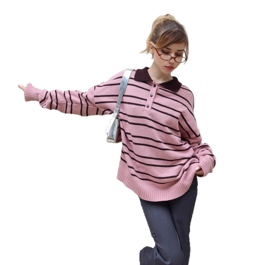 Kvinnors randig pullover med sjalkrage och knappdetaljer Mirla-Eva Jonsson