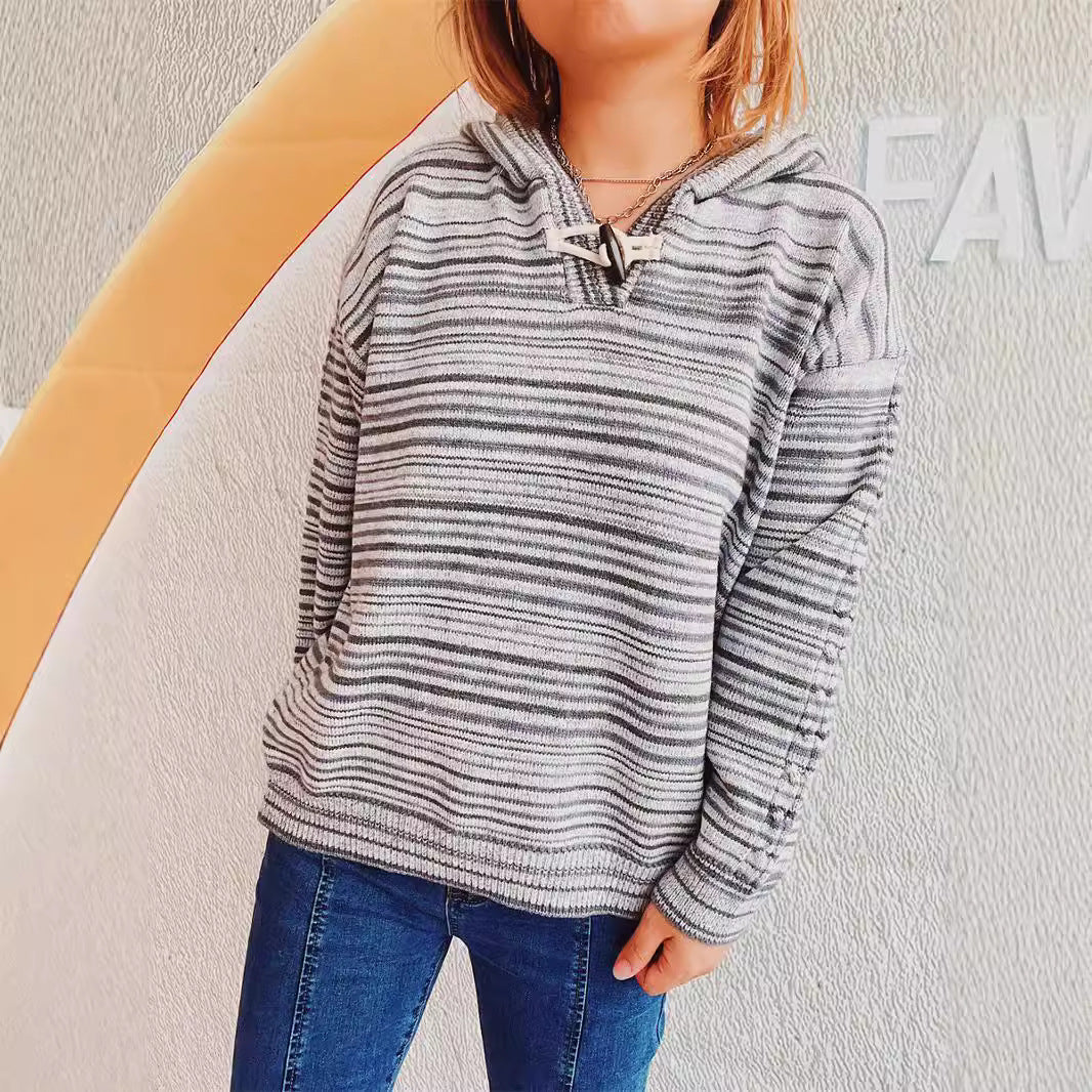 Kvinnors randiga hoodie med vida ärmar och dragsko Mirla-Eva Jonsson