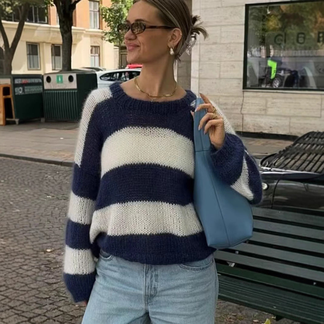 Kvinnors randiga stickade tröja med rund halsringning Mirla-Eva Jonsson