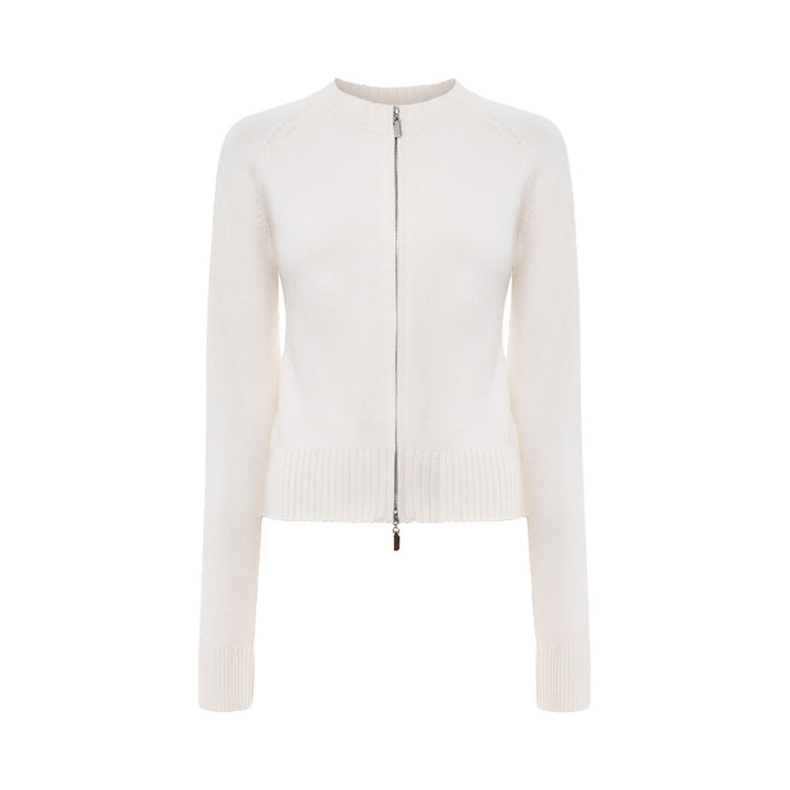 Kvinnors ribbad stickad pullover gjord av mjuk bomullsblandning med elegant snitt Mirla-Eva Jonsson
