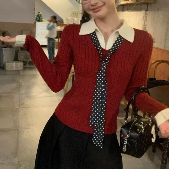 Kvinnors ribbad stickad tröja med skjortkrage och slipsMirla-Eva Jonsson