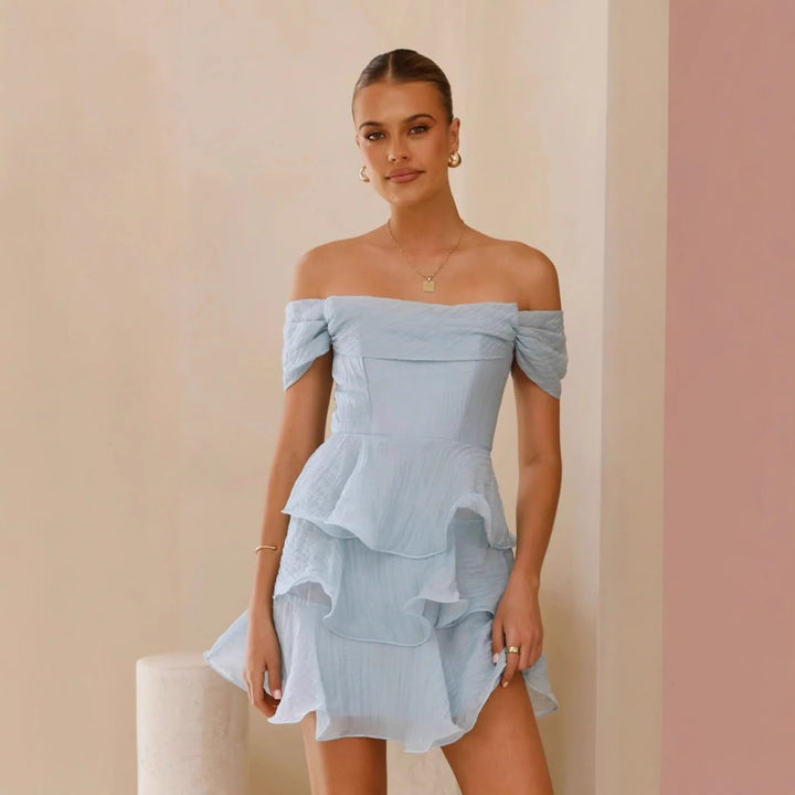Kvinnors romantiska volang klänning med off-shoulder design Mirla-Eva Jonsson