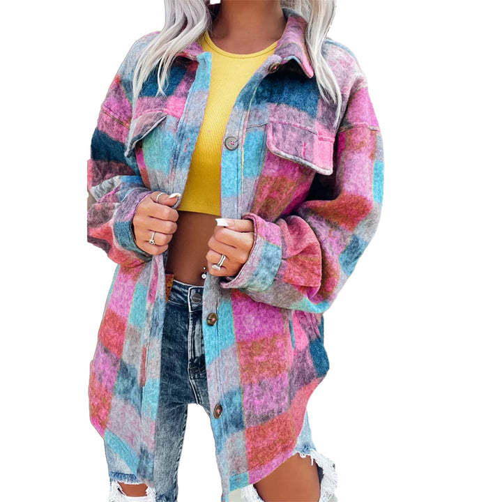 Kvinnors rutig oversized skjorta jacka tillverkad av mjukt ullmaterial med praktiska fickor Mirla-Eva Jonsson
