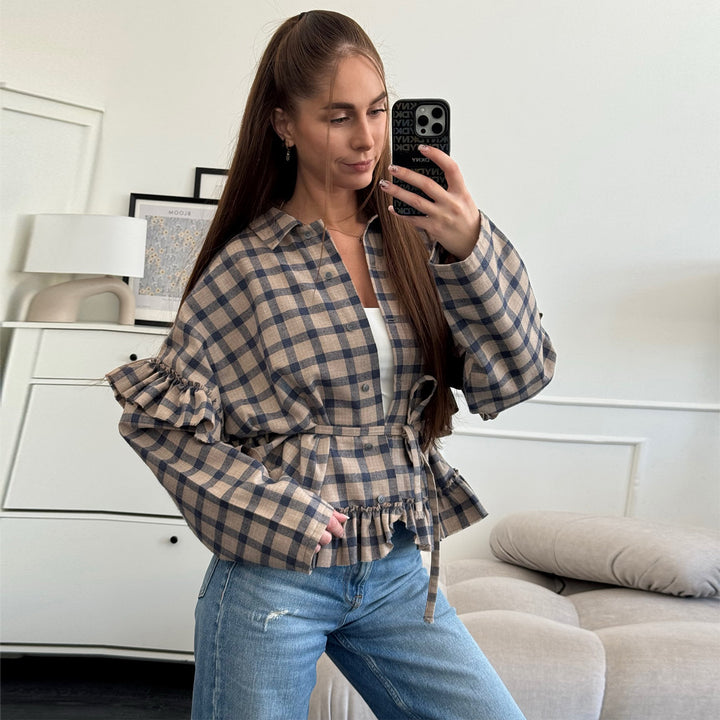 Kvinnors rutiga skjorta med volangdetaljer Mirla-Eva Jonsson