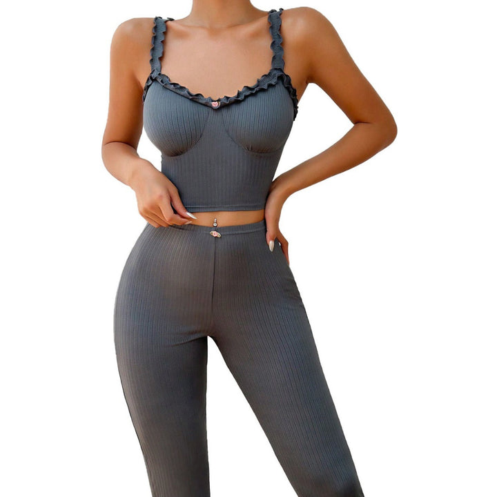Kvinnors set bestående av figurnära crop top och eleganta långa byxor Mirla-Eva Jonsson