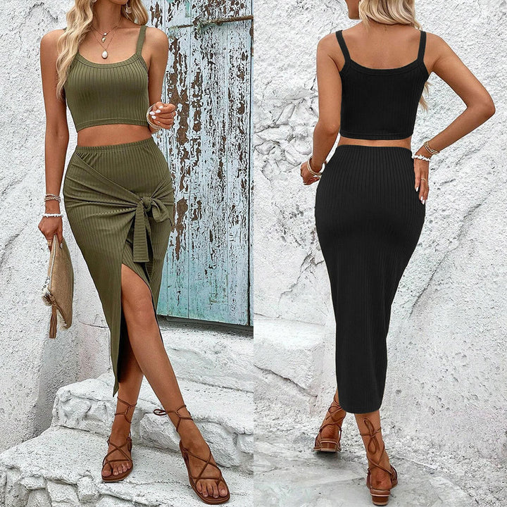 Kvinnors set med crop top och knytkjol med knutdesign Mirla-Eva Jonsson