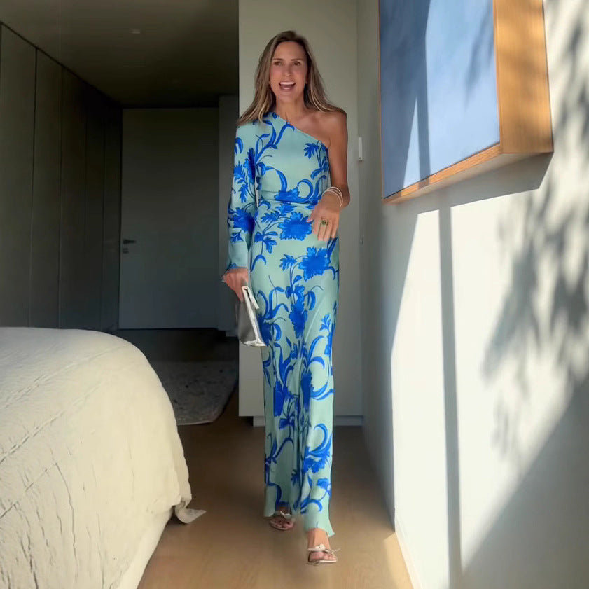 Kvinnors sheath-klänning med asymmetrisk skärning och blommönster Mirla-Eva Jonsson