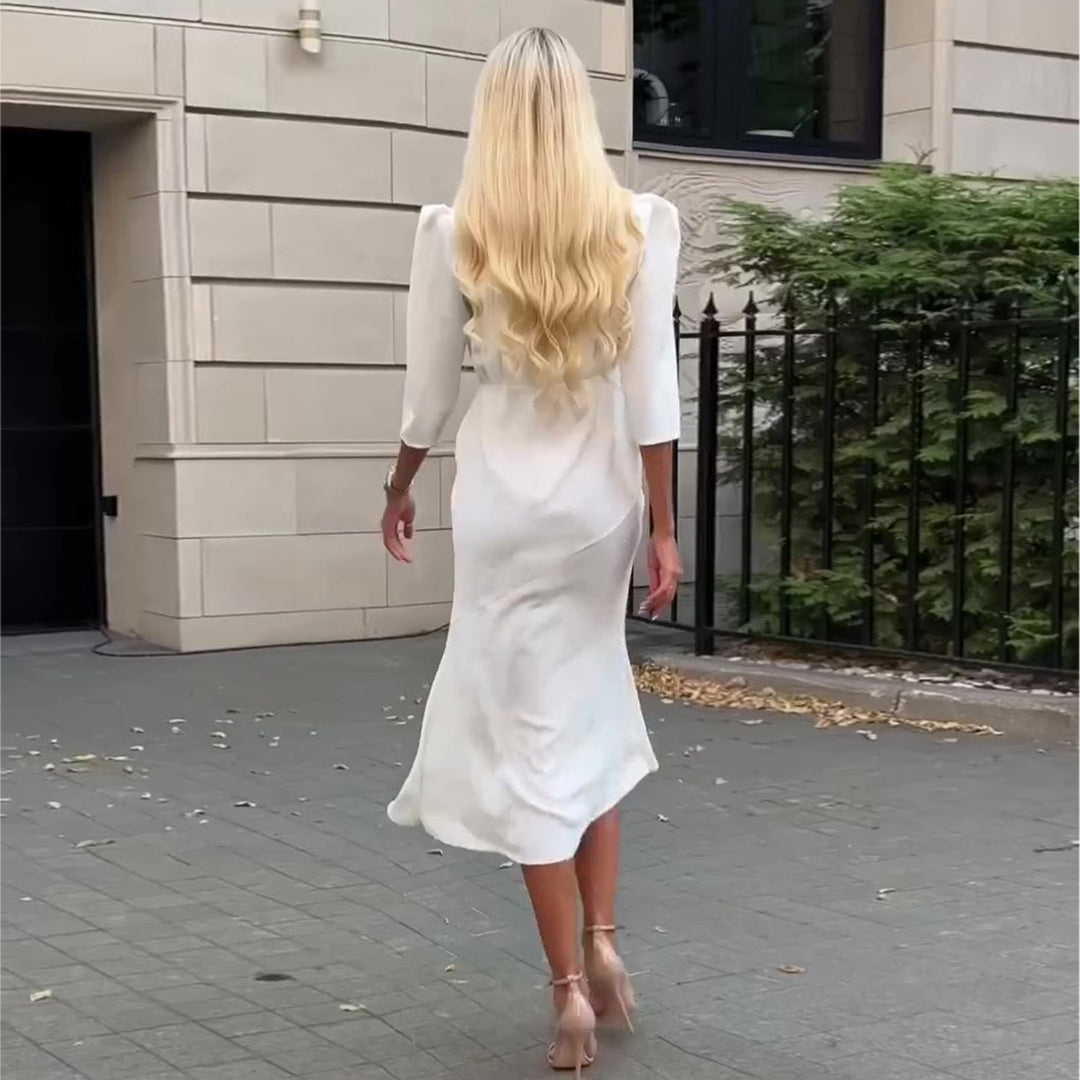 Kvinnors skjortklänning med elegant V-hals och knappslå-Eva Jonsson