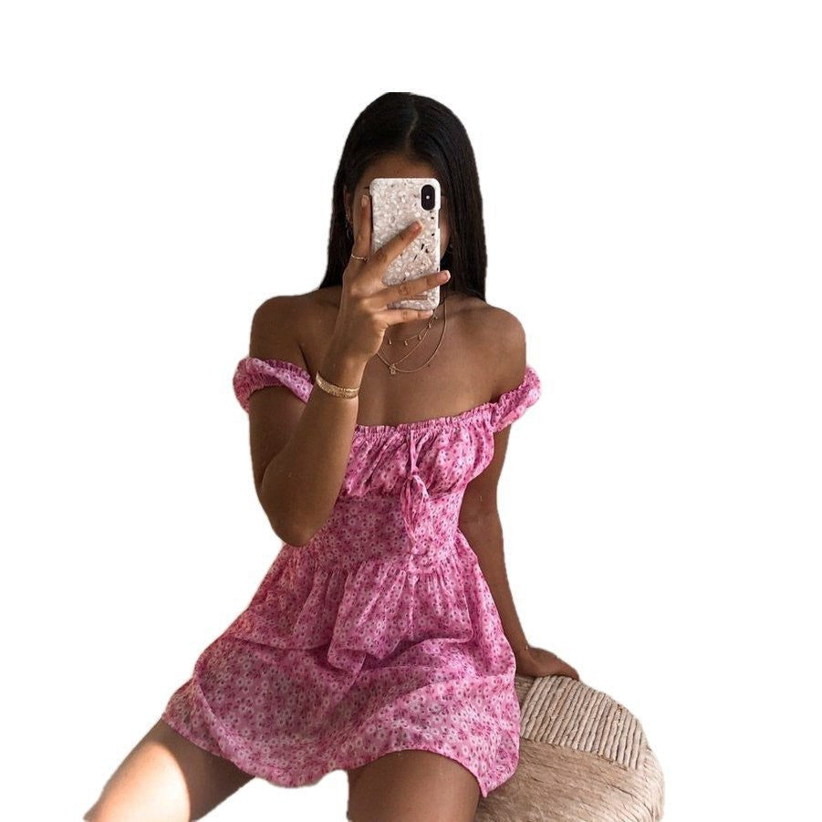 Kvinnors sommar mini klänning med avslappnad off-shoulder skärning och volangdetaljer-Eva Jonsson