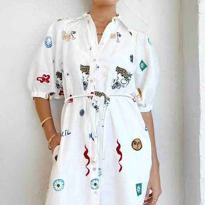 Kvinnors sommarklänning med färgglad broderidesign Mirla-Eva Jonsson
