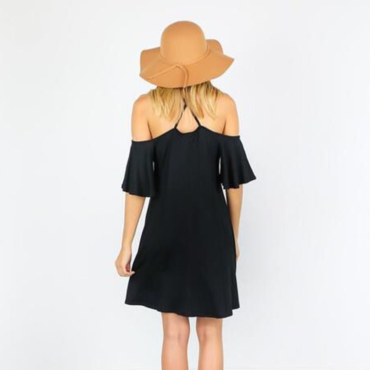Kvinnors sommarklänning med off-shoulder-look och flödande skärning-Eva Jonsson