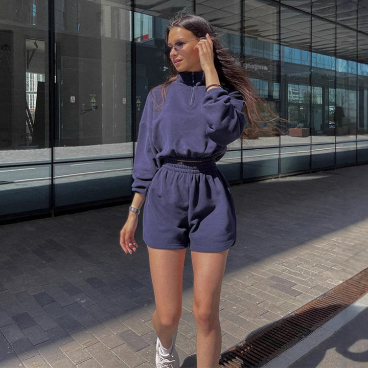 Kvinnors sportig kort hoodie med korta byxor Mirla-Eva Jonsson