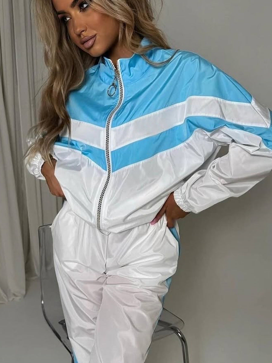 Kvinnors sportig tvådelad set med modejacka och lösa byxor Mirla-Eva Jonsson