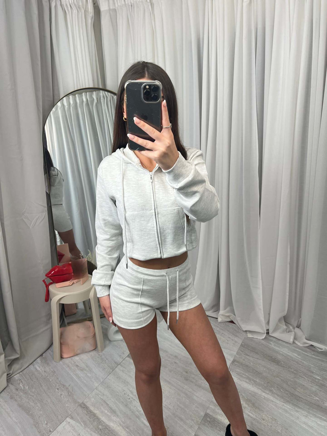 Kvinnors sportiga crop top och shorts set Mirla-Eva Jonsson