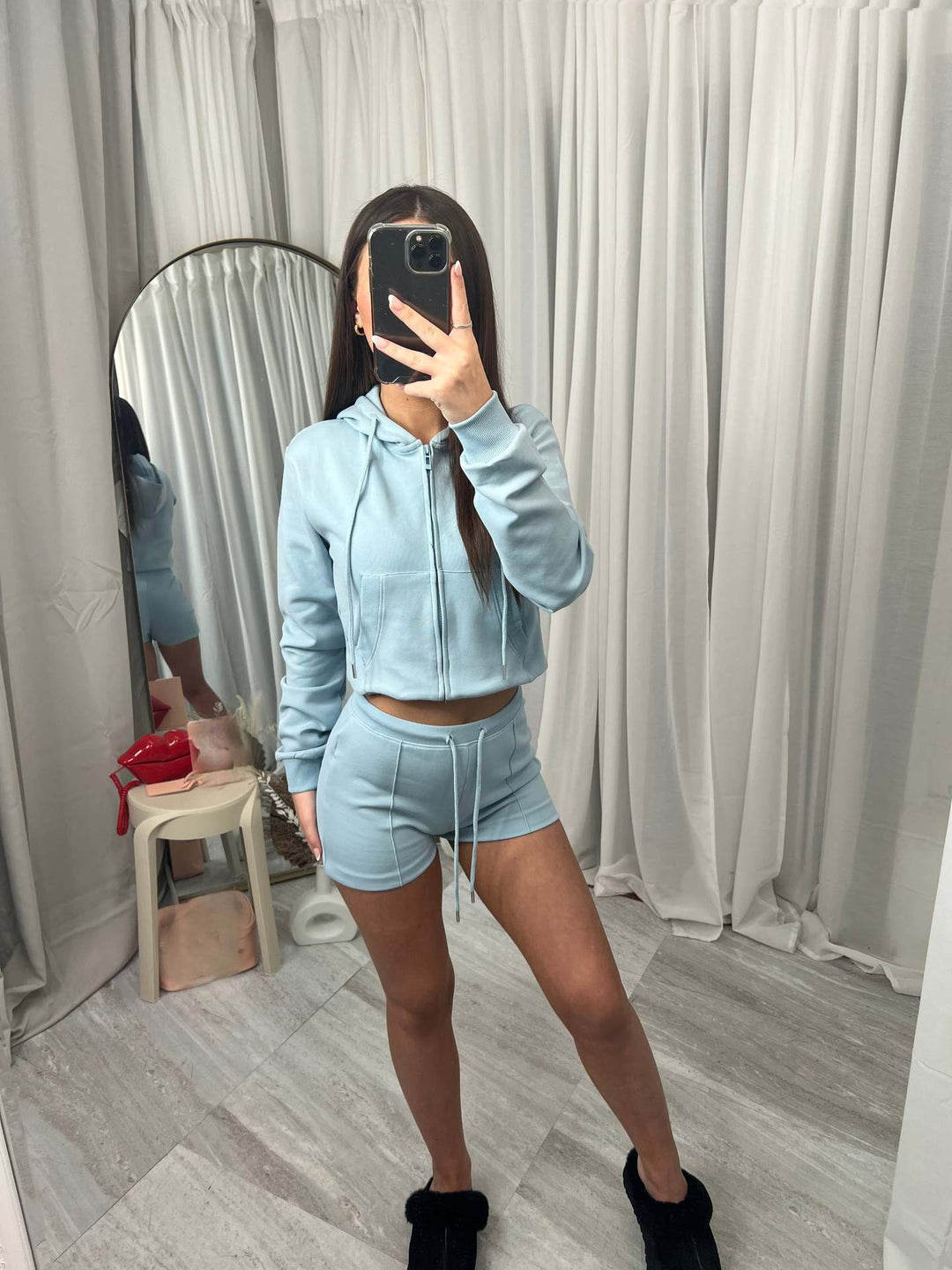 Kvinnors sportiga crop top och shorts set Mirla-Eva Jonsson