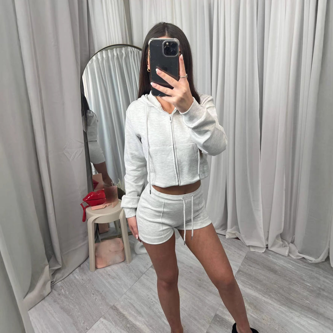 Kvinnors sportiga crop top och shorts set Mirla-Eva Jonsson