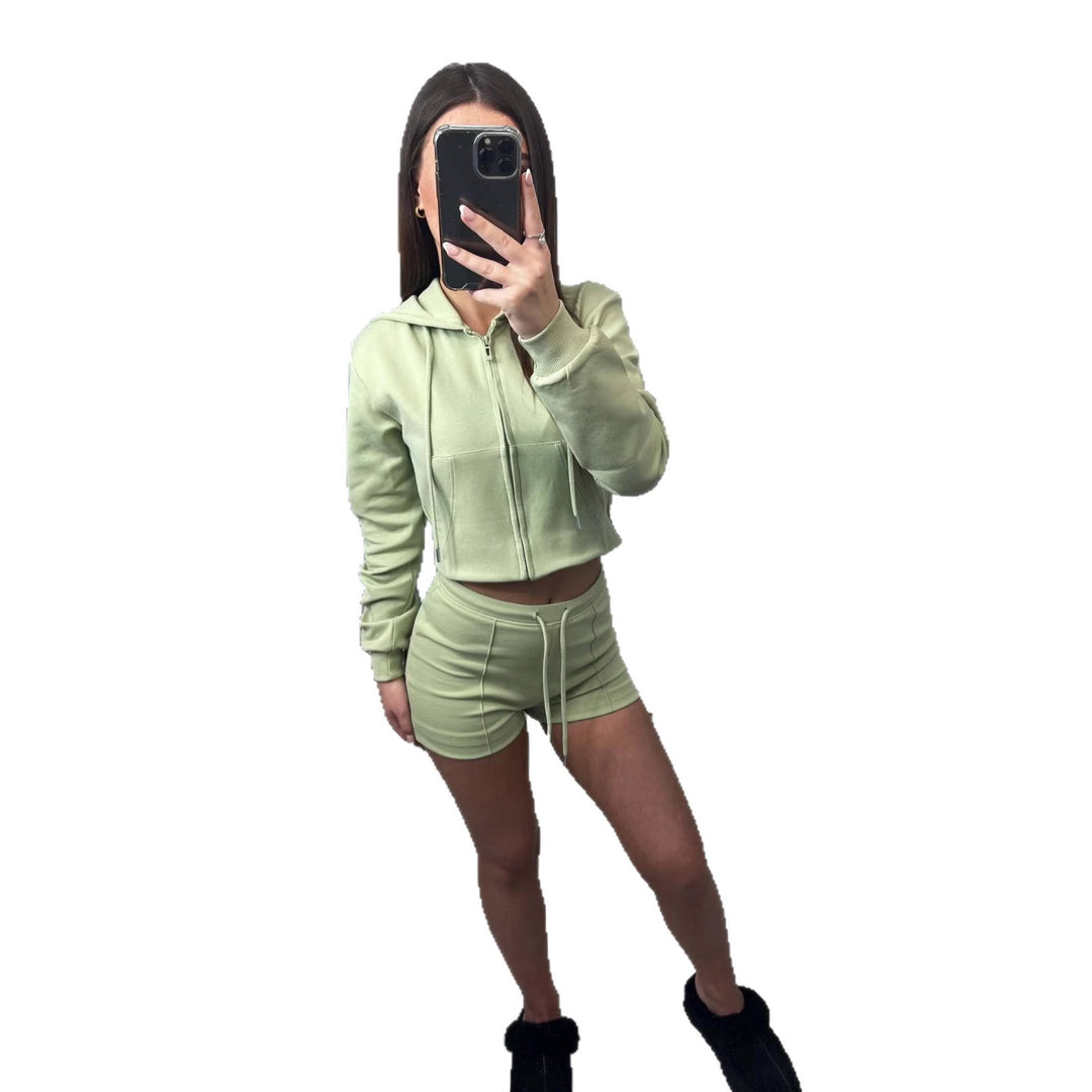 Kvinnors sportiga crop top och shorts set Mirla-Eva Jonsson