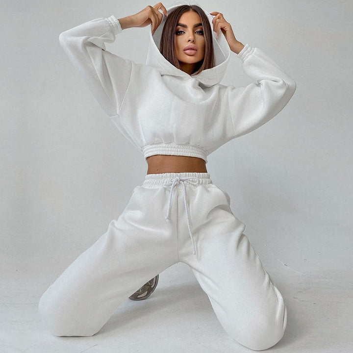Kvinnors sportiga cropped sweatshirt set med elastisk midja och praktiska fickor Mirla-Eva Jonsson