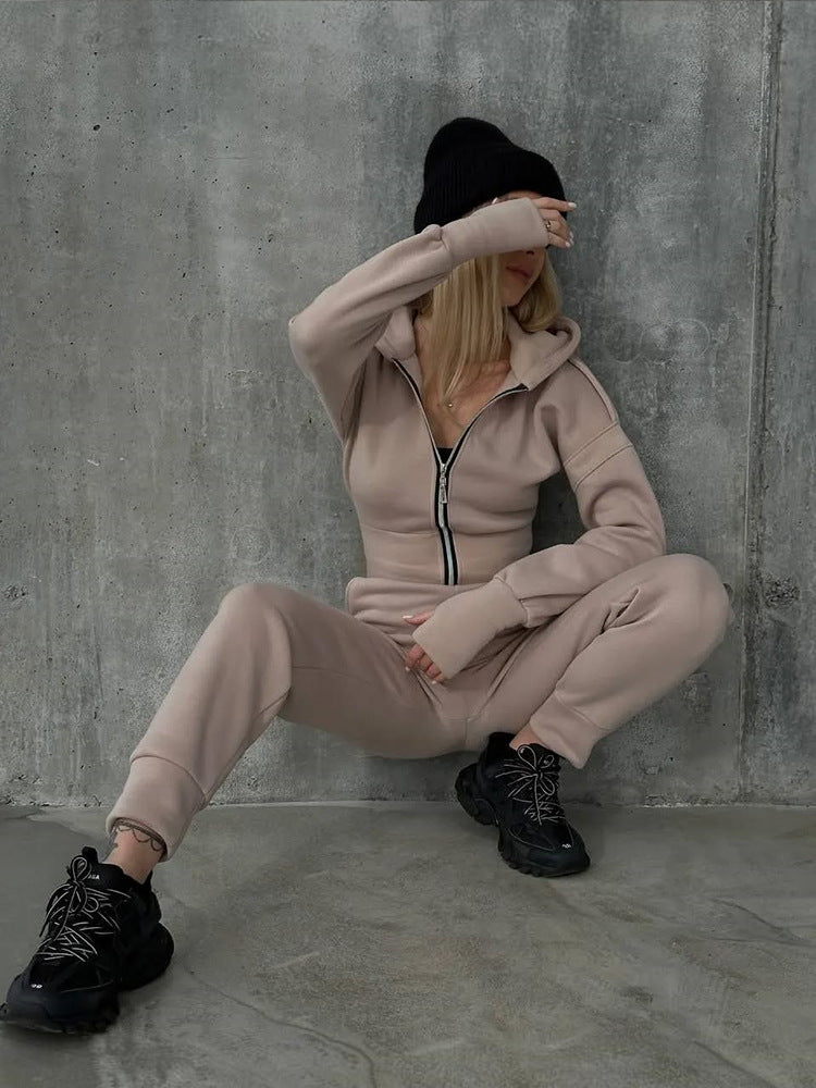 Kvinnors sportiga fleece jumpsuit med dragkedja och hög krage Mirla-Eva Jonsson