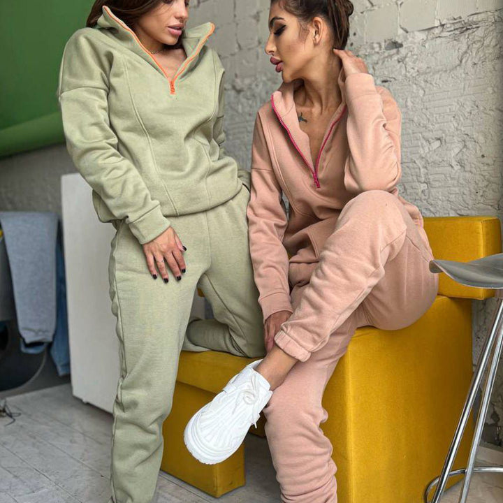 Kvinnors sportiga fleece lounge set med praktisk dragkedja Mirla-Eva Jonsson