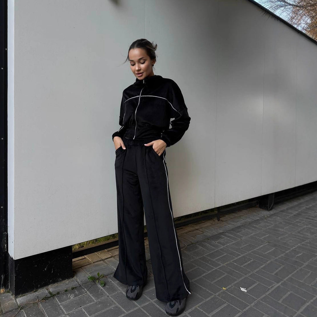 Kvinnors sportiga fleece loungewear-set med kortad jacka och bekväma byxor Chic & Style-Eva Jonsson