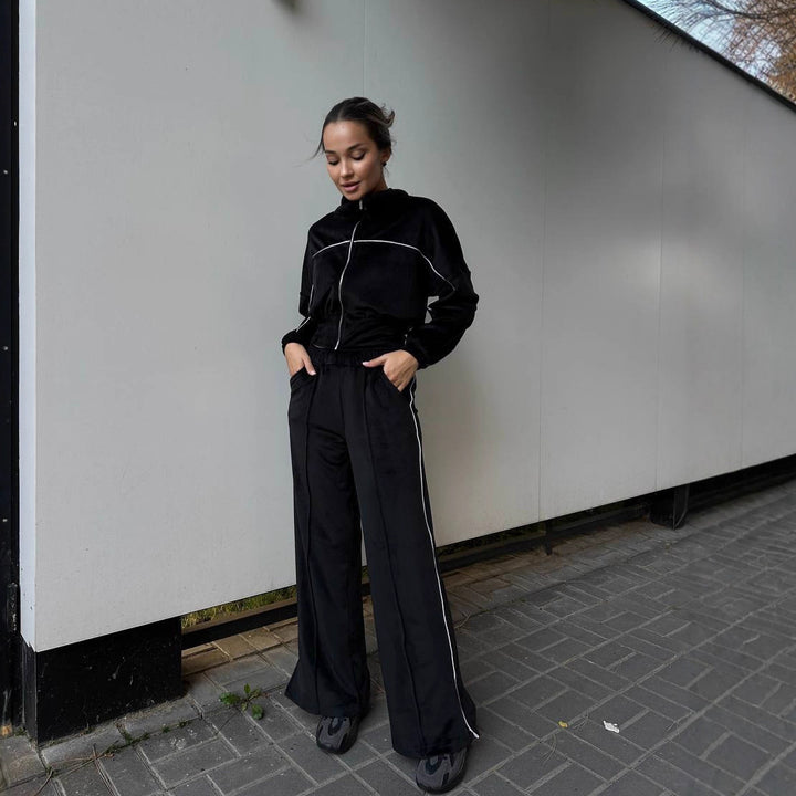 Kvinnors sportiga fleece loungewear-set med kortad jacka och bekväma byxor Chic & Style-Eva Jonsson